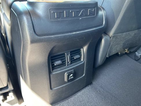 Used 2018 Nissan Titan SV w/ SV Convenience Package AWD/4WD image 38