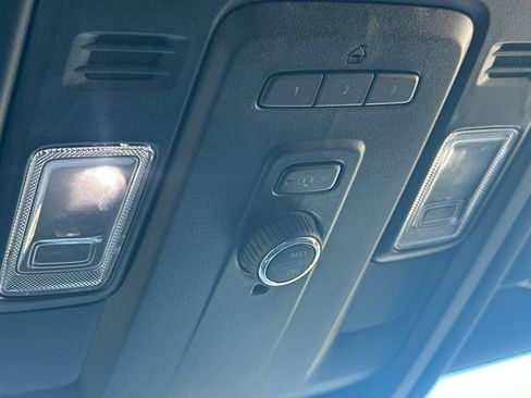 Used 2024 GMC Yukon SLT AWD/4WD image 24