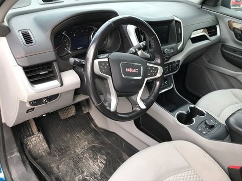 Used 2020 GMC Terrain SLE w/ Driver Convenience Package image 3