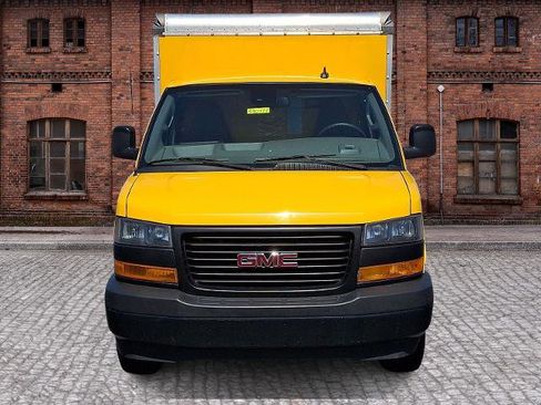 Used 2021 GMC Savana 3500 w/ Power Convenience Package RWD image 2