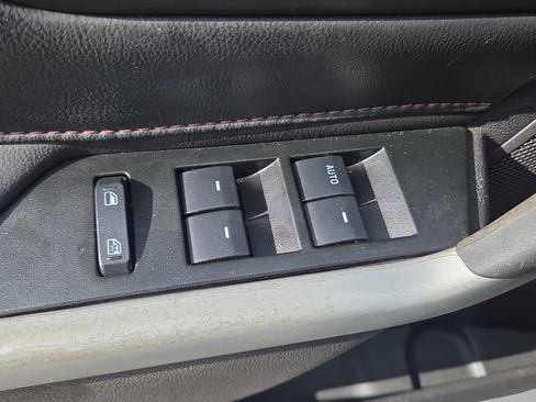 Used 2013 Ford Edge Limited AWD/4WD image 32