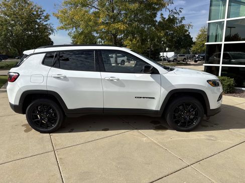 New 2026 Jeep Compass Latitude image 4