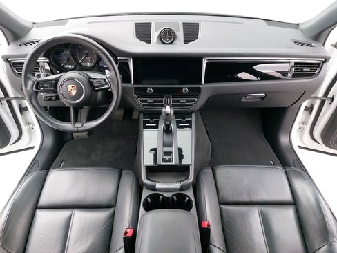 Certified 2023 Porsche Macan AWD/4WD image 11