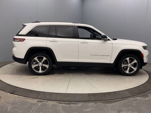 Used 2023 Jeep Grand Cherokee 4WD 4xe image 6