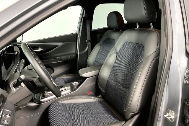 Used 2025 Buick Envista Preferred w/ Convenience I Package FWD image 27