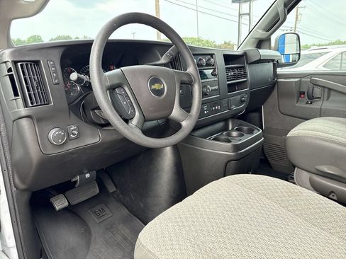 Certified 2025 Chevrolet Express 3500 LT w/ LT Preferred Equipment Group RWD image 10