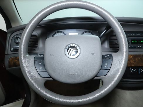 Used 2007 Mercury Grand Marquis GS image 28