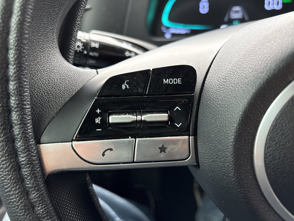 Used 2025 Hyundai Elantra Hybrid FWD image 28