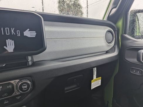 New 2026 Jeep Gladiator Sport AWD/4WD image 32
