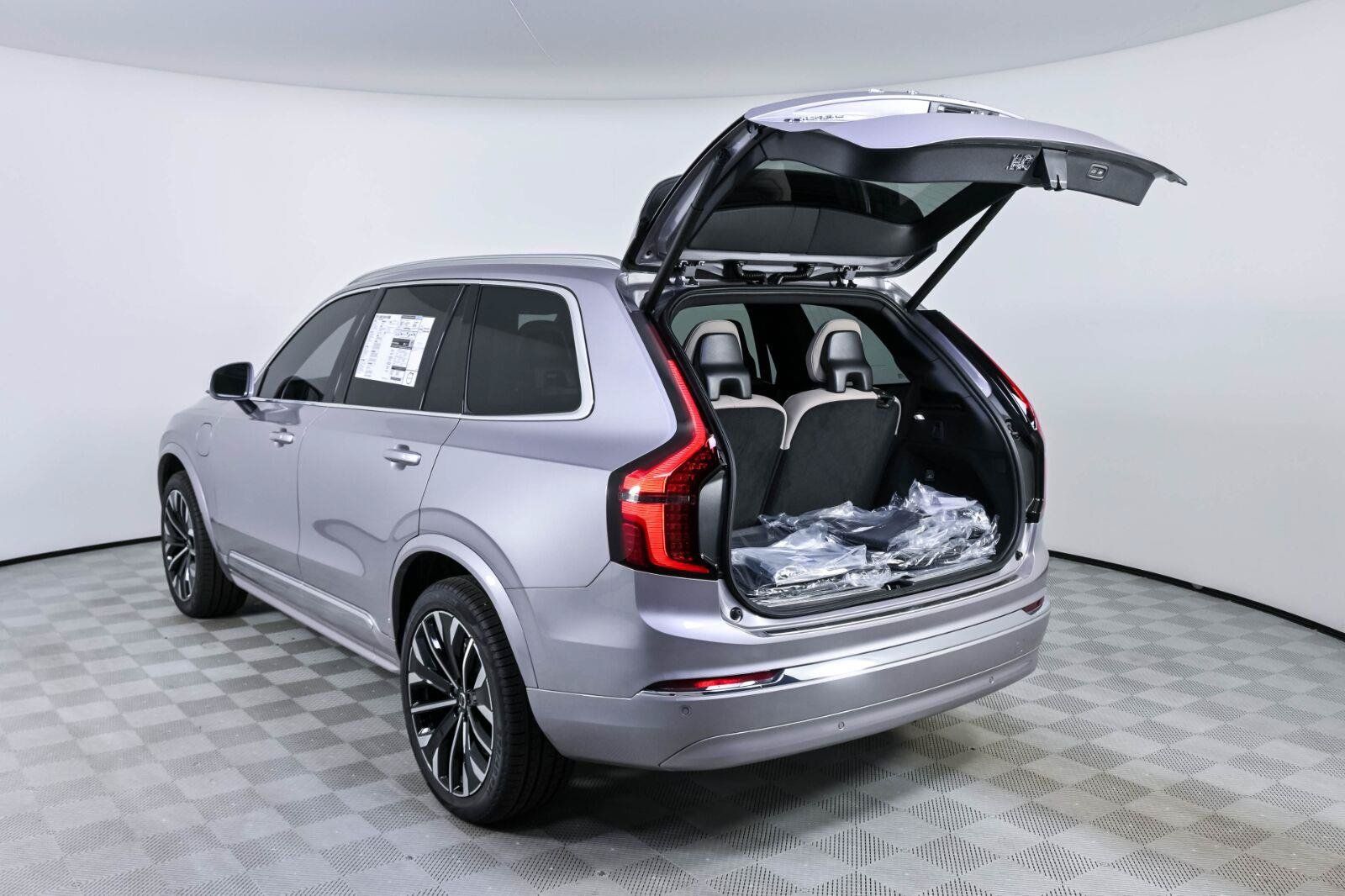 New 2026 Volvo XC90 T8 Core w/ Protection Package Premier AWD/4WD image 32