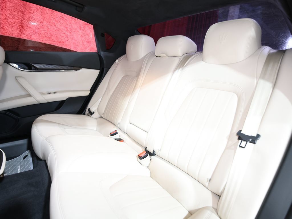 Used 2017 Maserati Quattroporte S RWD image 14