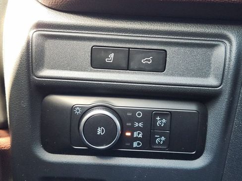 Certified 2024 Ford Expedition Limited image 21