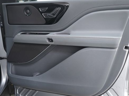 Used 2020 Lincoln Aviator Reserve w/ Elements Package Plus image 9