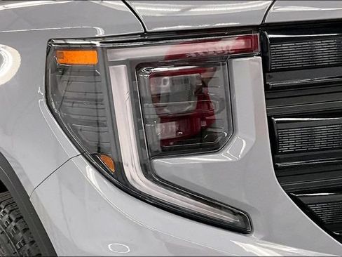 Used 2024 GMC Sierra 1500 Elevation w/ Elevation Premium Package AWD/4WD image 36