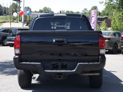 Used 2022 Toyota Tacoma SR5 RWD image 3