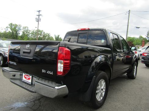 Used 2015 Nissan Frontier SV image 7