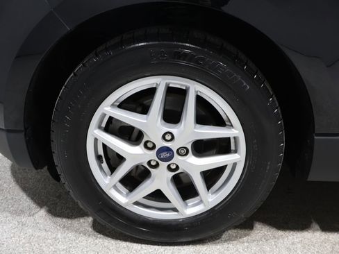 Used 2022 Ford Edge SEL w/ Convenience Package image 9