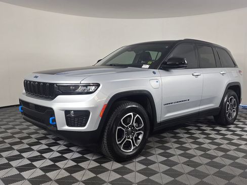 Used 2022 Jeep Grand Cherokee Trailhawk AWD/4WD image 7
