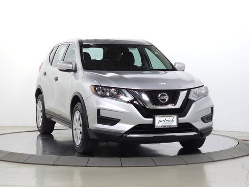 Used 2018 Nissan Rogue S AWD/4WD image 1