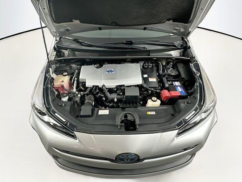 Used 2020 Toyota Prius XLE FWD image 31