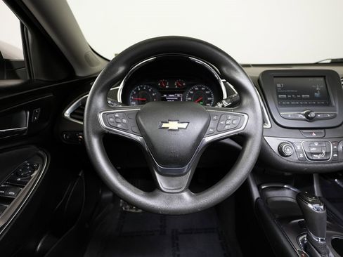 Used 2018 Chevrolet Malibu LT image 20