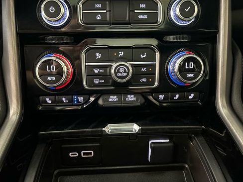 Used 2022 GMC Yukon XL Denali AWD/4WD image 21