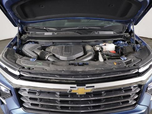 Used 2025 Chevrolet Traverse LT AWD/4WD image 22