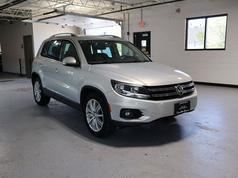 Used 2015 Volkswagen Tiguan S FWD image 9