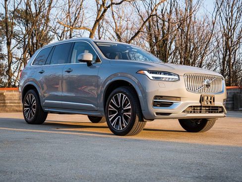 Certified 2025 Volvo XC90 T8 Plus w/ Protection Package Premier image 7