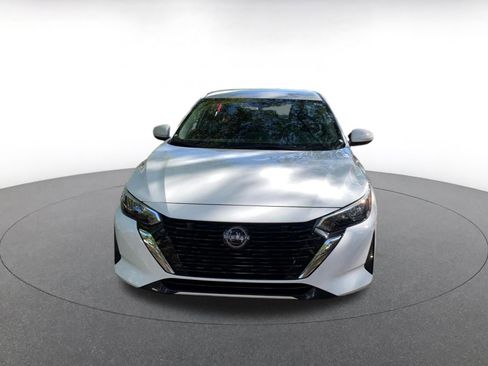 Used 2025 Nissan Sentra SV image 2