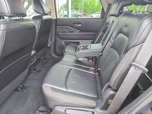 Used 2023 Nissan Pathfinder SL w/ Lighting Package (N92) FWD image 27