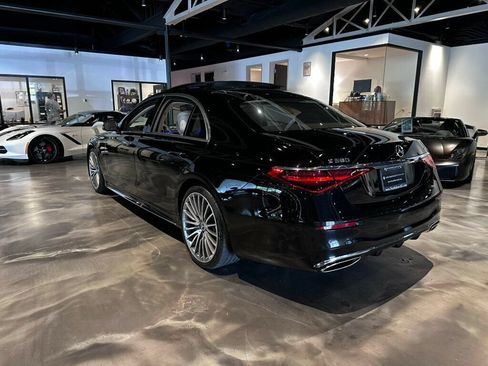 Used 2022 Mercedes-Benz S 580 4MATIC Sedan image 3