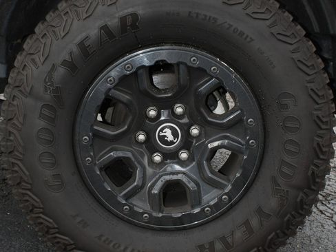 Used 2021 Ford Bronco Wildtrak image 11