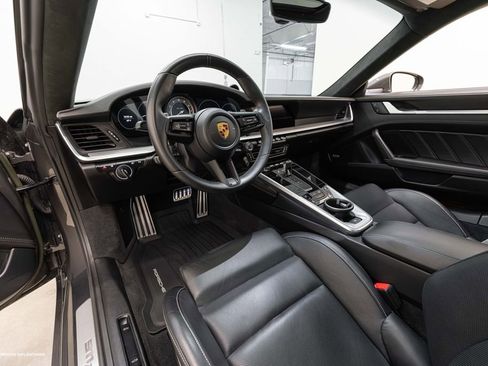 Used 2022 Porsche 911 Turbo image 31