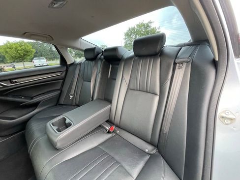 Used 2020 Honda Accord Touring image 25