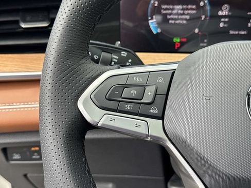 New 2026 Volkswagen Tiguan SEL R-Line AWD/4WD image 18