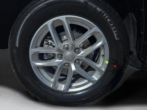 New 2025 Jeep Grand Cherokee Laredo X image 28