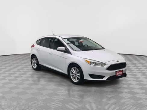 Used 2018 Ford Focus SE FWD image 24