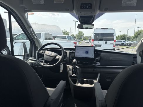 Used 2024 Ford Transit 350 XLT RWD image 6