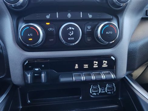 Used 2020 RAM 1500 Big Horn AWD/4WD image 29