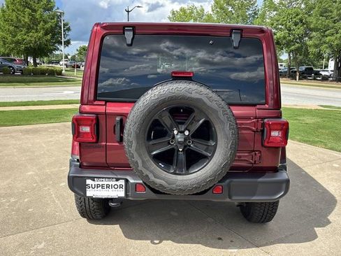 Used 2022 Jeep Wrangler Unlimited Sahara AWD/4WD image 5