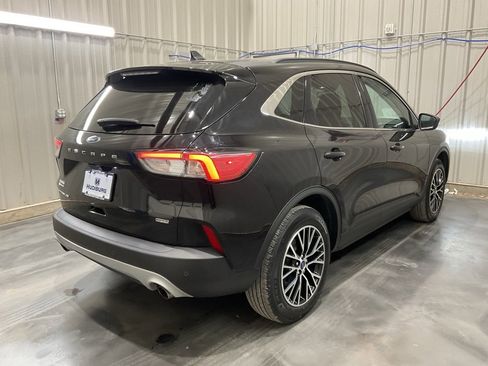Used 2022 Ford Escape Titanium image 22