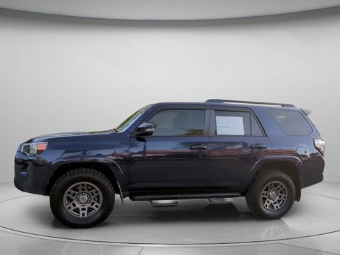 Used 2020 Toyota 4Runner Venture w/ Moonroof Package AWD/4WD image 12