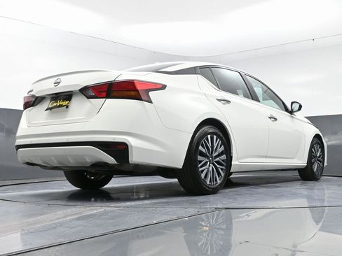 Used 2025 Nissan Altima 2.5 SV image 50