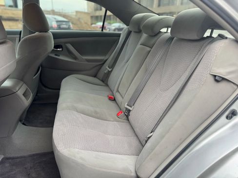 Used 2011 Toyota Camry LE image 12