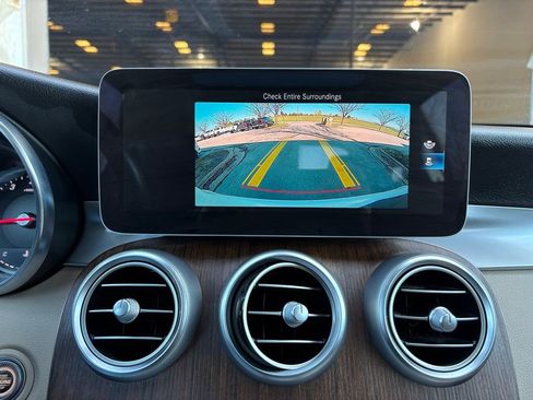 Used 2020 Mercedes-Benz GLC 300 4MATIC w/ Multimedia Package image 44