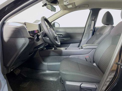 Used 2025 Nissan Kicks S AWD/4WD image 4