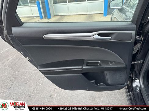 Used 2020 Ford Fusion SE image 21