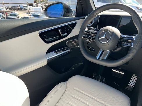New 2026 Mercedes-Benz GLC 300 4MATIC image 11