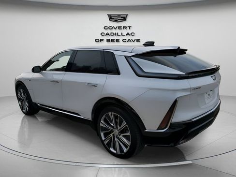 Certified 2024 Cadillac Lyriq Luxury w/ Nappa Leather Package image 7